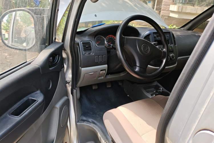 Used FORTHING Lingzhi 2012 Commercial Version 1.6L Utility Model Driver Seat
