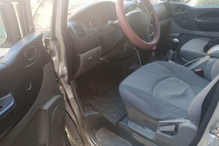 Used FORTHING Lingzhi 2012 Passenger Version 1.6L Comfort Edition Driver Seat