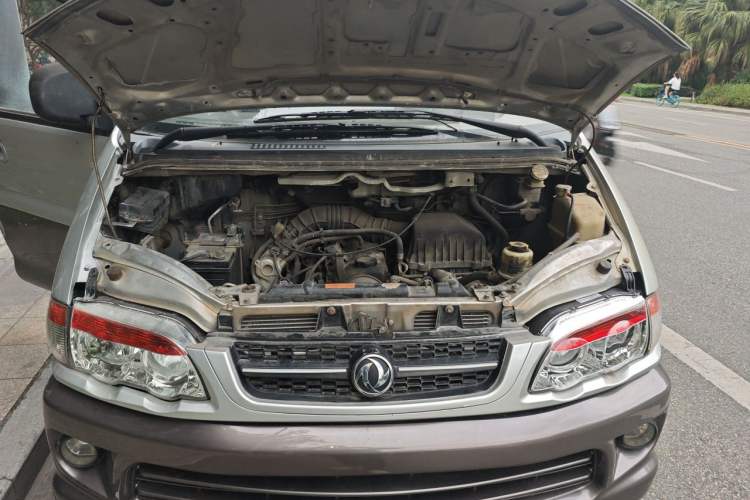 Used FORTHING Lingzhi 2012 Passenger Version 1.6L Comfort Edition Engine Bay