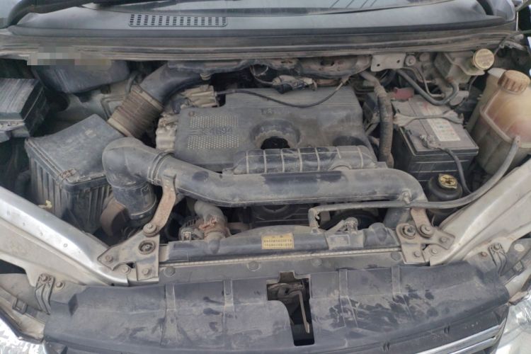 Used FORTHING Lingzhi 2012 M5 Q3 2.0L 7-seat Long Wheelbase Standard Edition Engine Bay
