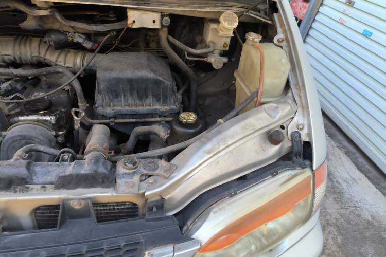 Used FORTHING Lingzhi 2012 Commercial Version 1.6L Standard Model Engine Bay Left
