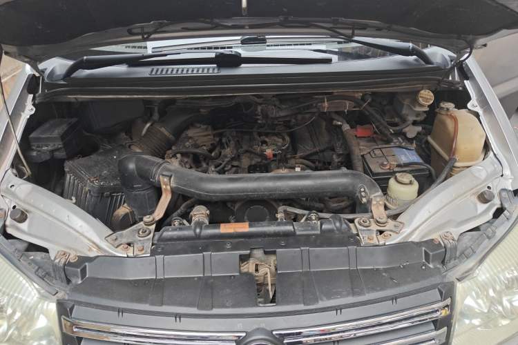 Used FORTHING Lingzhi 2012 M5 Q3 2.0L Short-Wheelbase Luxury Edition Engine Bay