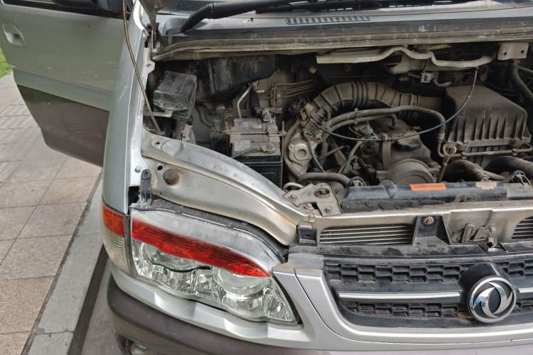 Used FORTHING Lingzhi 2012 Passenger Version 1.6L Comfort Edition Engine Bay Right