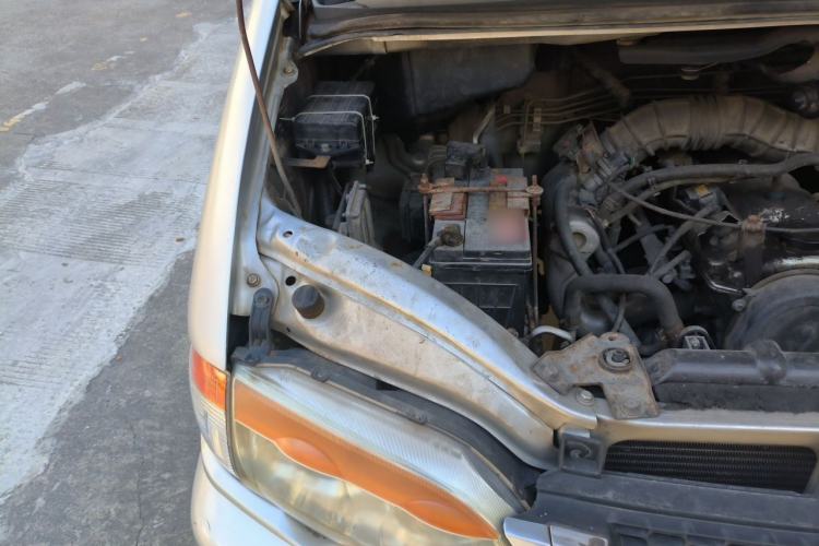 Used FORTHING Lingzhi 2012 Commercial Version 1.6L Standard Model Engine Bay Right