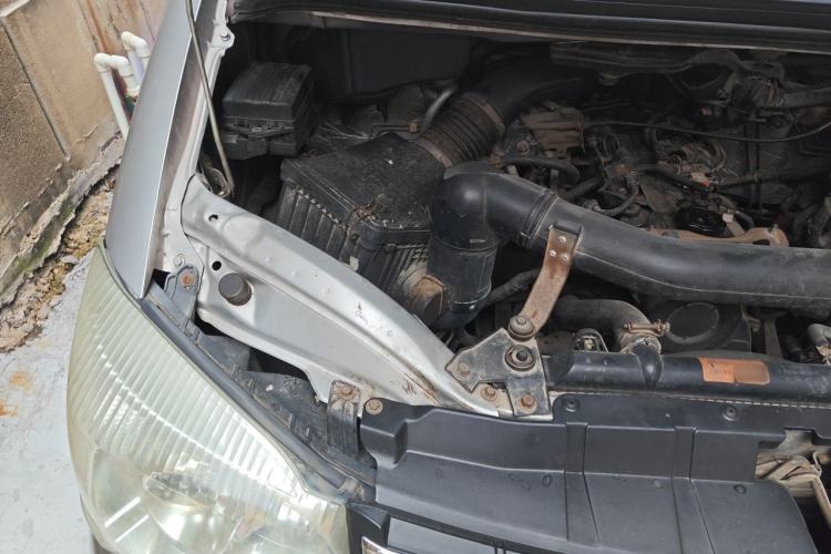 Used FORTHING Lingzhi 2012 M5 Q3 2.0L Short-Wheelbase Luxury Edition Engine Bay Right