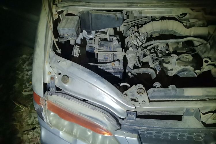 Used FORTHING Lingzhi 2012 Commercial Version 1.6L Special Offer Model Engine Bay Right