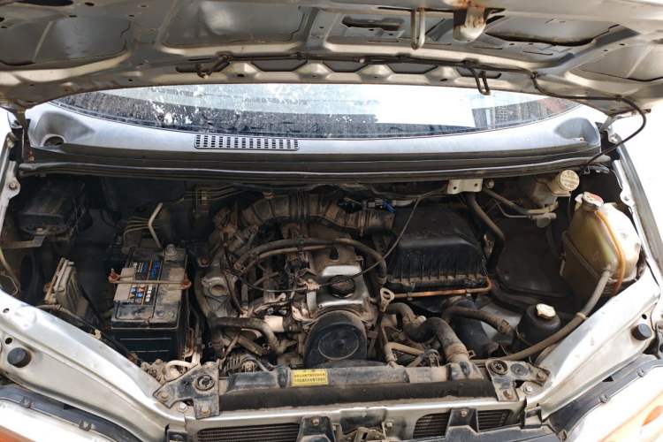 Used FORTHING Lingzhi 2012 Commercial Version 1.6L Utility Model Engine Bay
