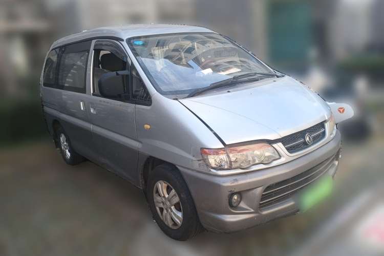 Used FORTHING Lingzhi 2012 Passenger Version 1.6L Comfort Edition Front Right 45 Deg