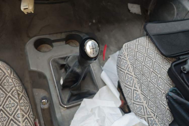 Used FORTHING Lingzhi 2012 Passenger Version 1.6L Comfort Edition Gear Lever