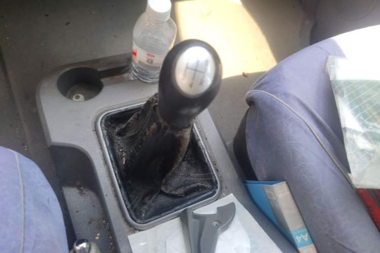 Used FORTHING Lingzhi 2012 Commercial Version 1.6L Base Model Gear Lever