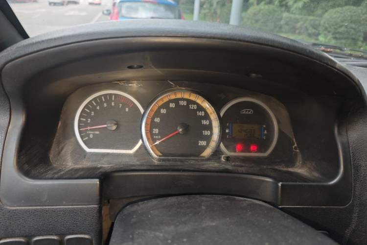 Used FORTHING Lingzhi 2012 Passenger Version 1.6L Comfort Edition Instrument Cluster