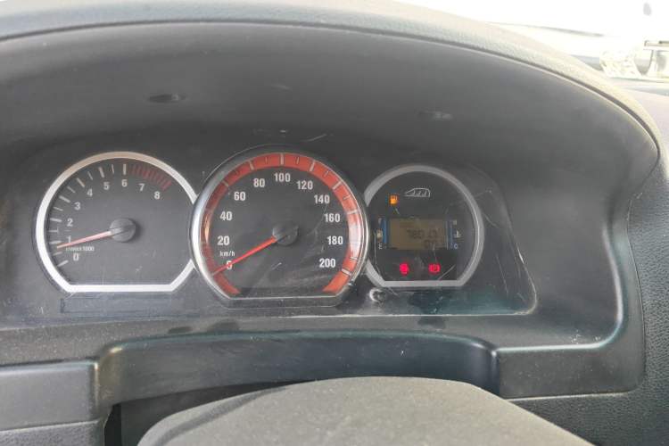 Used FORTHING Lingzhi 2012 Passenger Version 1.6L Comfort Edition Instrument Cluster