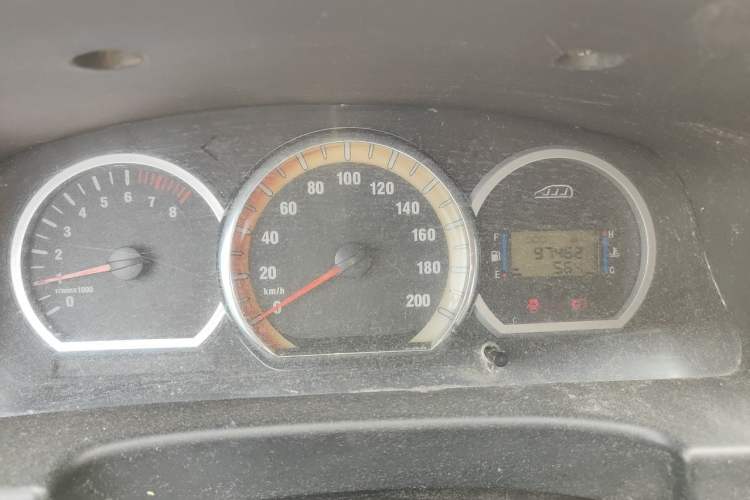 Used FORTHING Lingzhi 2012 Passenger Version 1.6L Comfort Edition Instrument Cluster