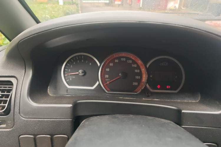 Used FORTHING Lingzhi 2012 Passenger Version 1.6L Comfort Edition Instrument Cluster