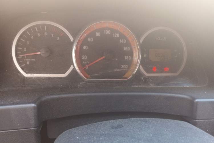 Used FORTHING Lingzhi 2012 Passenger Version 1.6L Comfort Edition Instrument Cluster