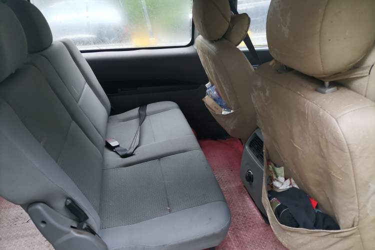 Used FORTHING Lingzhi 2012 M5 Q3 2.0L 7-seat Long Wheelbase Standard Edition Left Rear Seat