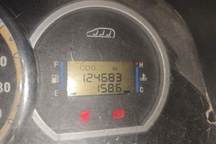 Used FORTHING Lingzhi 2012 Passenger Version 1.6L Comfort Edition Odometer Close Up