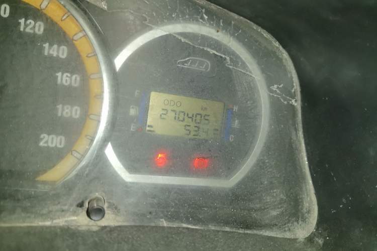 Used FORTHING Lingzhi 2012 Commercial Version 1.6L Special Offer Model Odometer Close Up