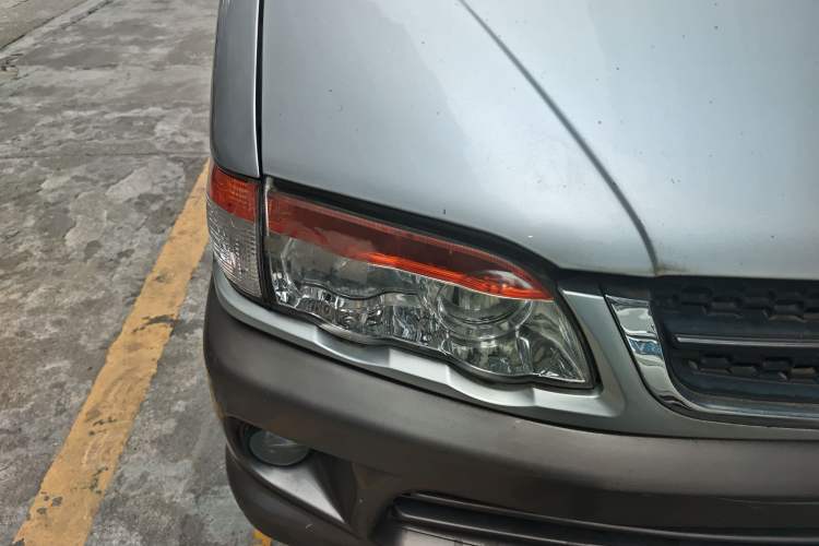 Used FORTHING Lingzhi 2012 Commercial Version 1.6L Special Offer Model Right Front Headlight