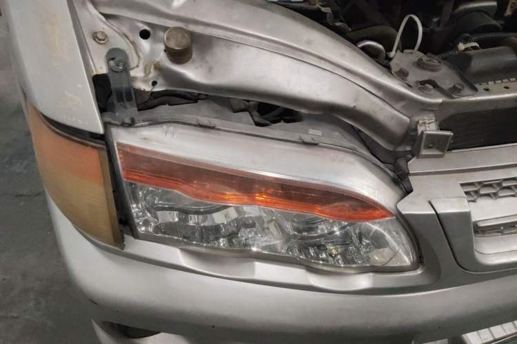 Used FORTHING Lingzhi 2012 Commercial Version 1.6L Special Offer Model Right Front Headlight