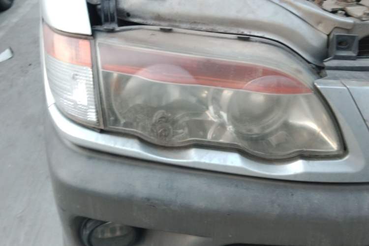Used FORTHING Lingzhi 2012 Commercial Version 1.6L Special Offer Model Right Front Headlight