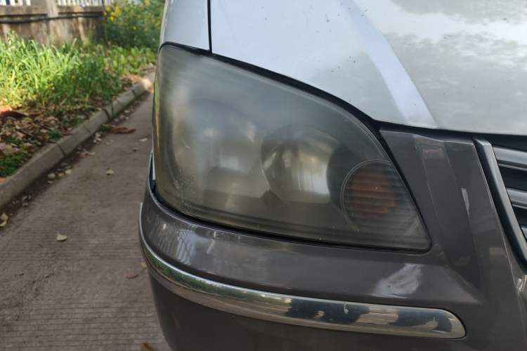 Used FORTHING Lingzhi 2012 Passenger Version 1.6L Comfort Edition Right Front Headlight