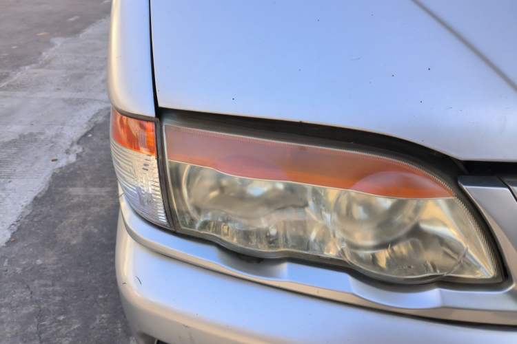 Used FORTHING Lingzhi 2012 Commercial Version 1.6L Standard Model Right Front Headlight