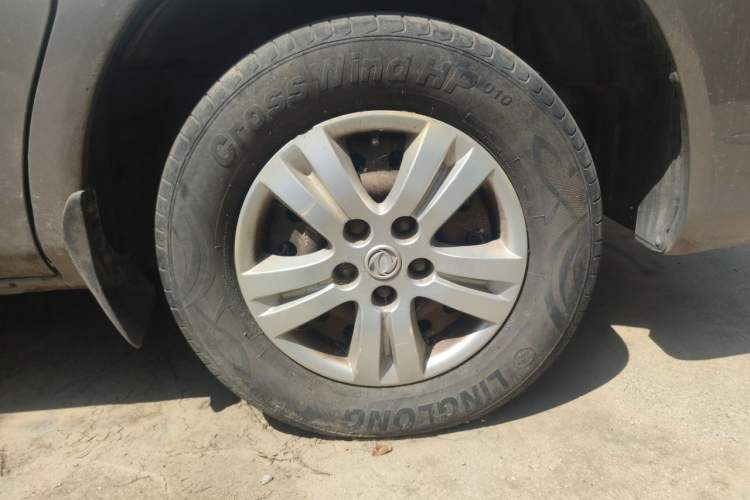 Used FORTHING Lingzhi 2012 Commercial Version 1.6L Base Model Right Front Wheel Hub