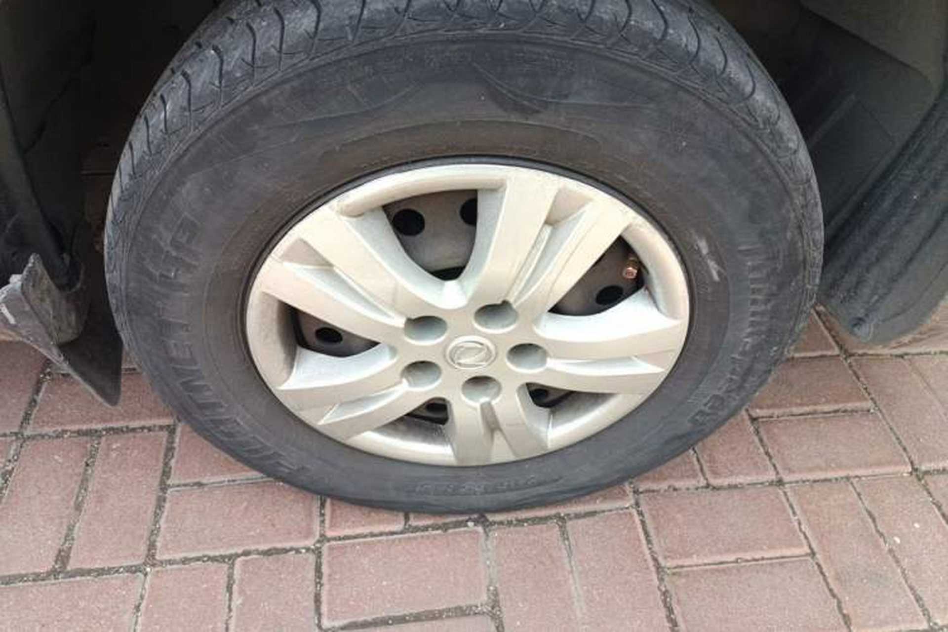 Used FORTHING Lingzhi 2012 Passenger Version 1.6L Comfort Edition Right Front Wheel Hub