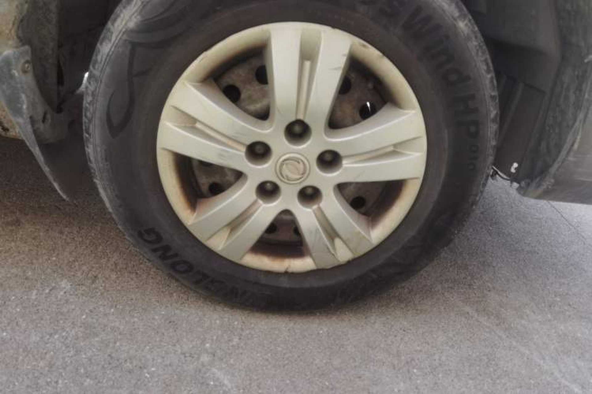 Used FORTHING Lingzhi 2012 Passenger Version 1.6L Comfort Edition Right Front Wheel Hub