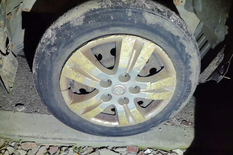Used FORTHING Lingzhi 2012 Commercial Version 1.6L Special Offer Model Right Front Wheel Hub