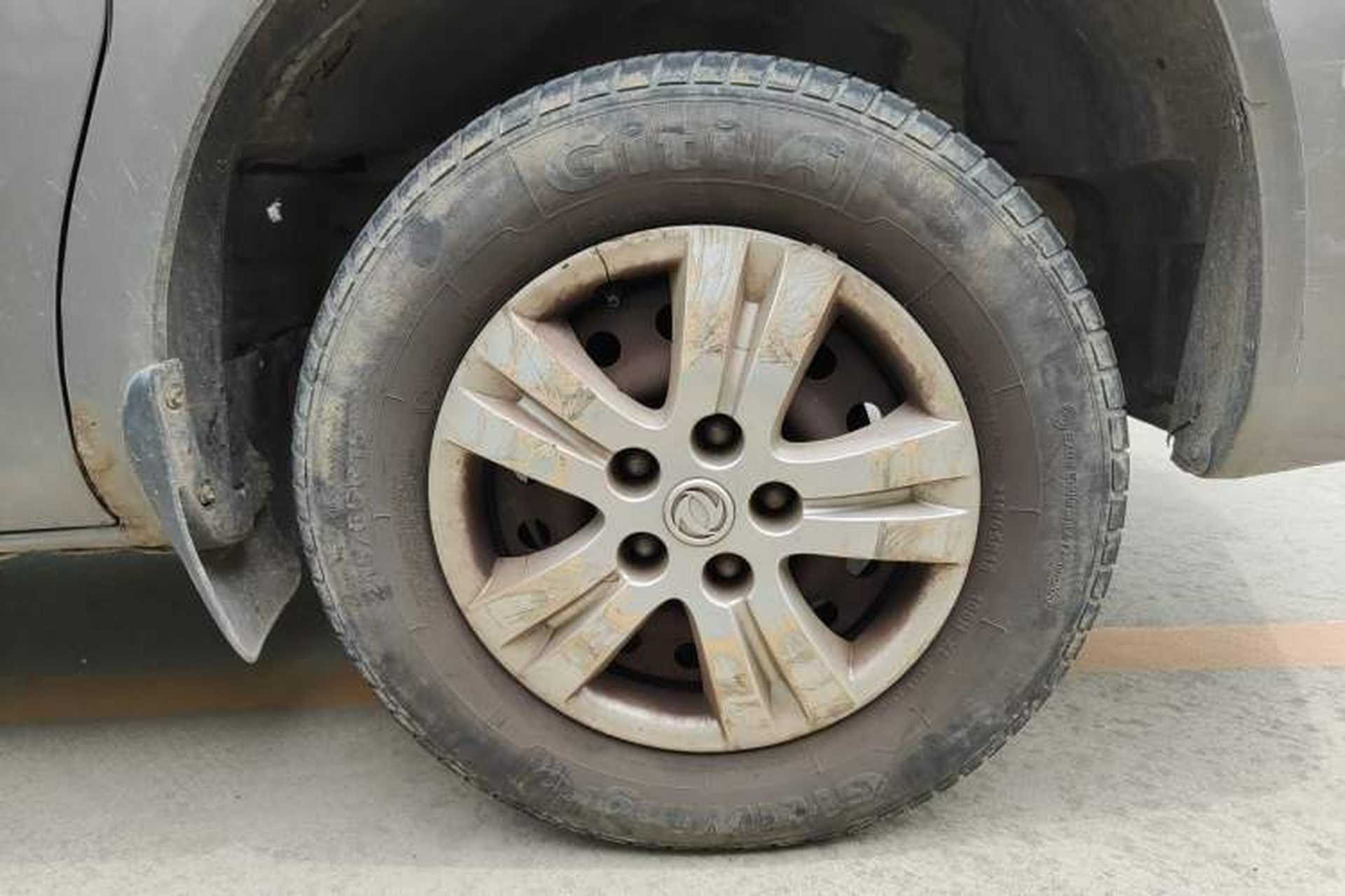 Used FORTHING Lingzhi 2012 Passenger Version 1.6L Comfort Edition Right Front Wheel Hub