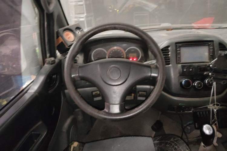 Used FORTHING Lingzhi 2012 Commercial Version 1.6L Special Offer Model Steering Wheel