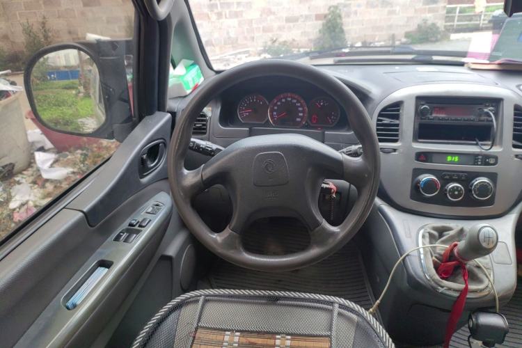 Used FORTHING Lingzhi 2012 M5 Q3 2.0L 7-seat Long Wheelbase Standard Edition Steering Wheel