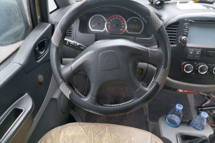 Used FORTHING Lingzhi 2012 M5 Q3 2.0L 7-seat Long Wheelbase Standard Edition Steering Wheel