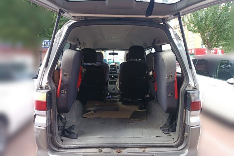 Used FORTHING Lingzhi 2012 Passenger Version 1.6L Comfort Edition Trunk