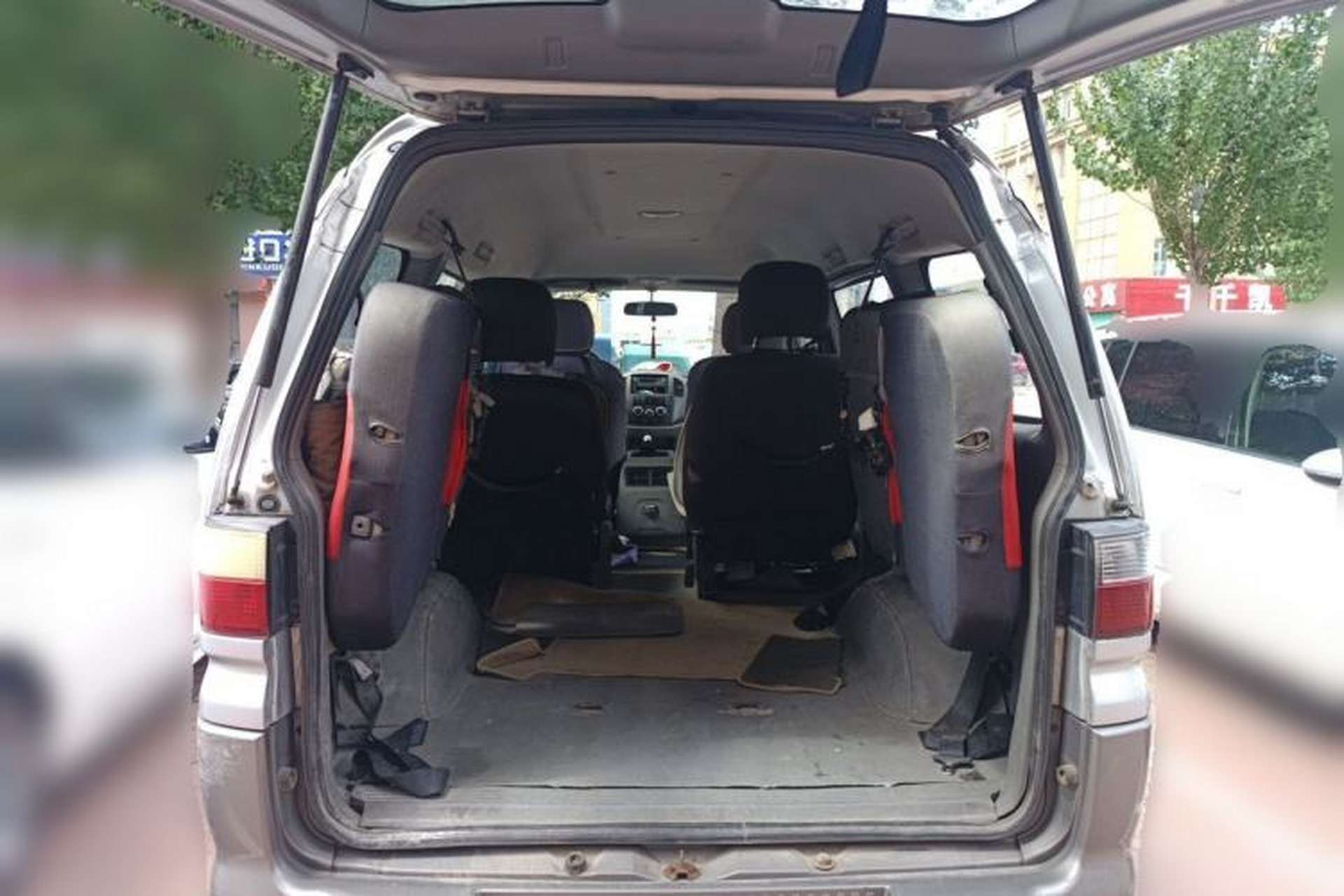 Used FORTHING Lingzhi 2012 Passenger Version 1.6L Comfort Edition Trunk