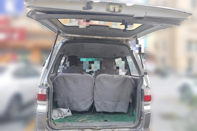 Used FORTHING Lingzhi 2012 Passenger Version 1.6L Comfort Edition Trunk