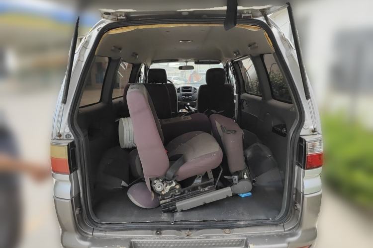 Used FORTHING Lingzhi 2012 Passenger Version 1.6L Comfort Edition Trunk