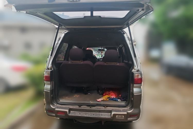 Used FORTHING Lingzhi 2012 Passenger Version 1.6L Comfort Edition Trunk