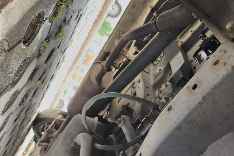 Used FORTHING Lingzhi 2012 Commercial Version 1.6L Utility Model Chassis Front Left