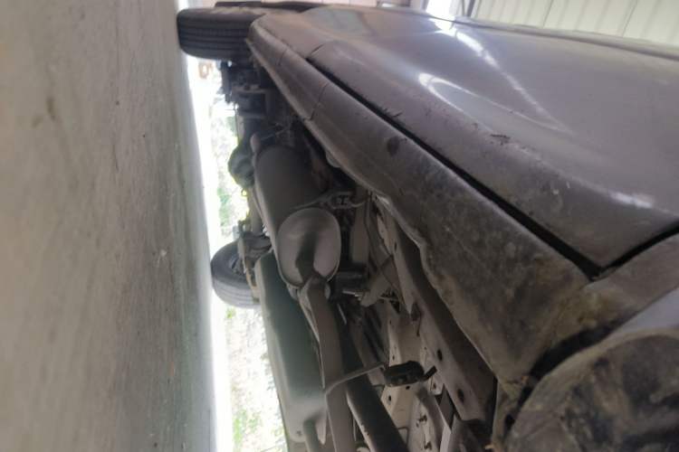 Used FORTHING Lingzhi 2012 Commercial Version 1.6L Utility Model Chassis Front Right