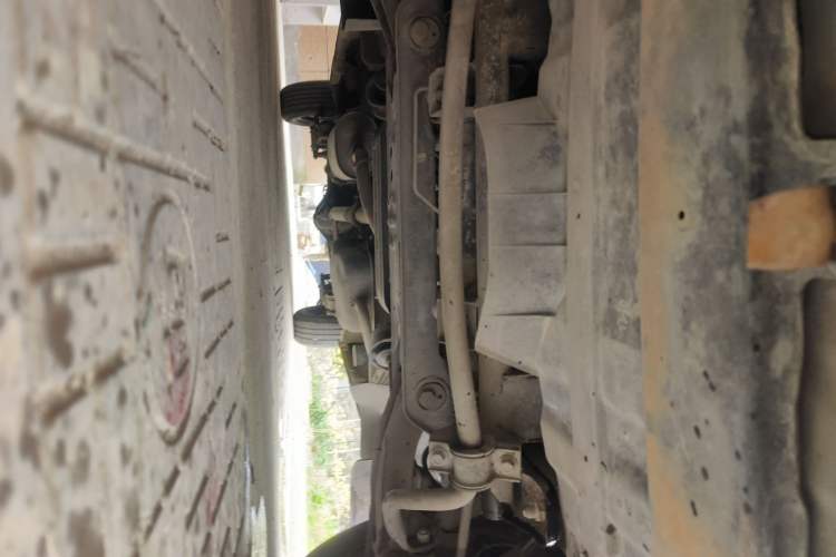 Used FORTHING Lingzhi 2012 Commercial Version 1.6L Utility Model Chassis Front