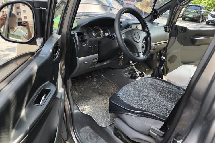 Used FORTHING Lingzhi 2012 Commercial Version 1.6L Utility Model Driver Seat
