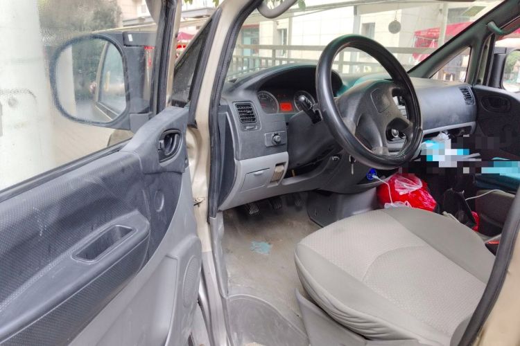 Used FORTHING Lingzhi 2012 Passenger Version 1.6L Luxury Edition Driver Seat