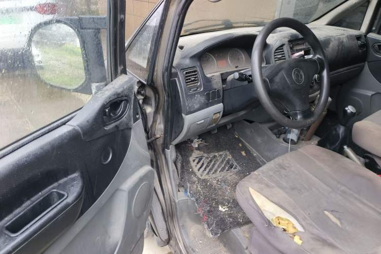 Used FORTHING Lingzhi 2012 Commercial Version 1.6L Utility Model Driver Seat
