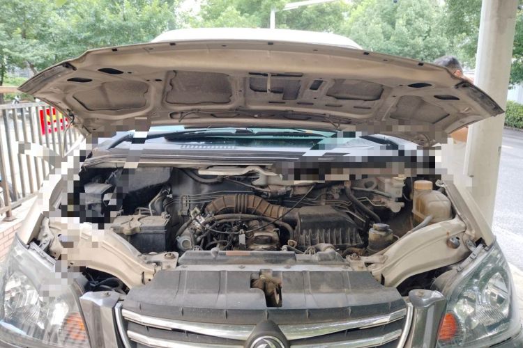 Used FORTHING Lingzhi 2012 Passenger Version 1.6L Luxury Edition Engine Bay