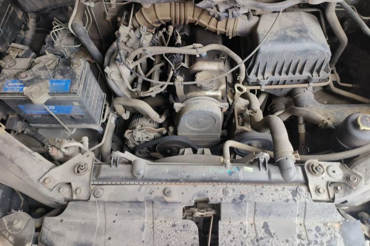 Used FORTHING Lingzhi 2012 Commercial Version 1.6L Utility Model Engine Bay