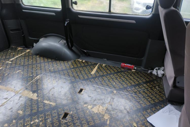 Used FORTHING Lingzhi 2012 Commercial Version 1.6L Utility Model Left Rear Seat
