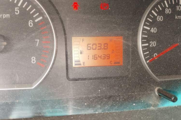 Used FORTHING Lingzhi 2012 Passenger Version 1.6L Luxury Edition Odometer Close Up